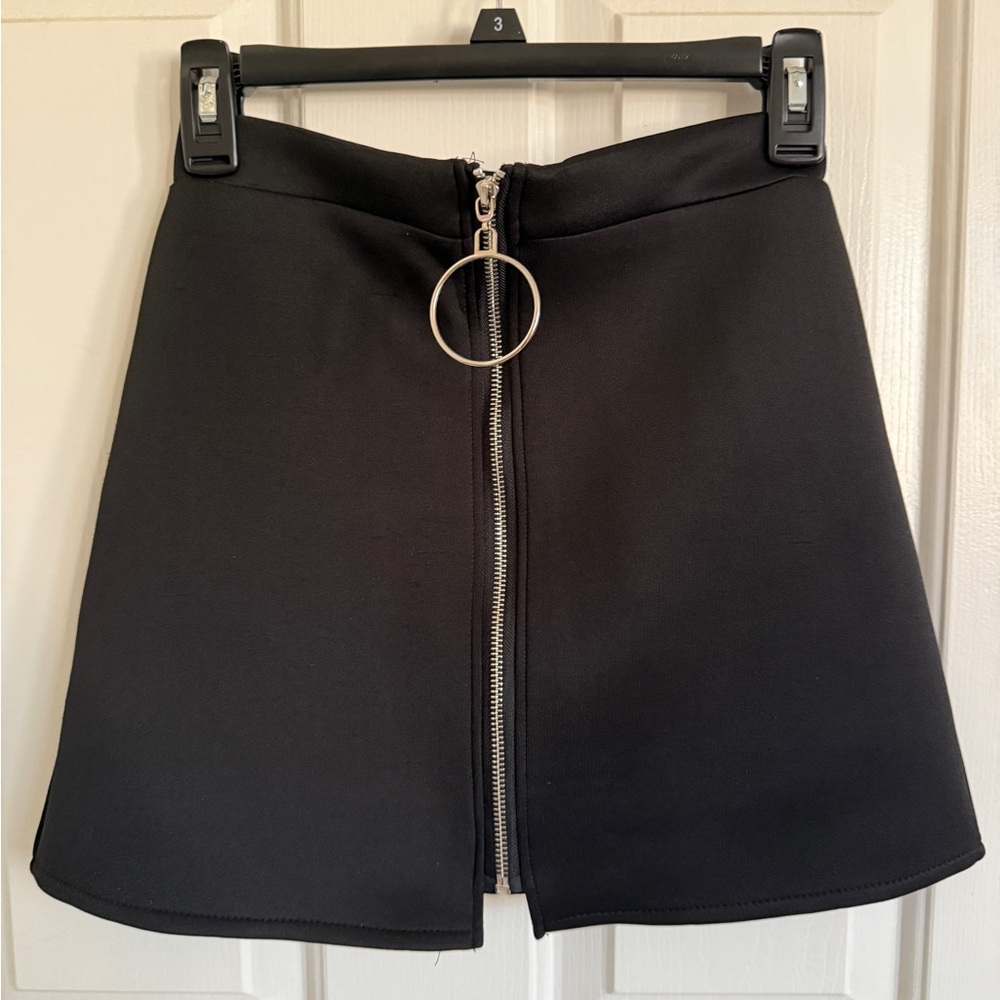 Black Zippered Women's Skirt